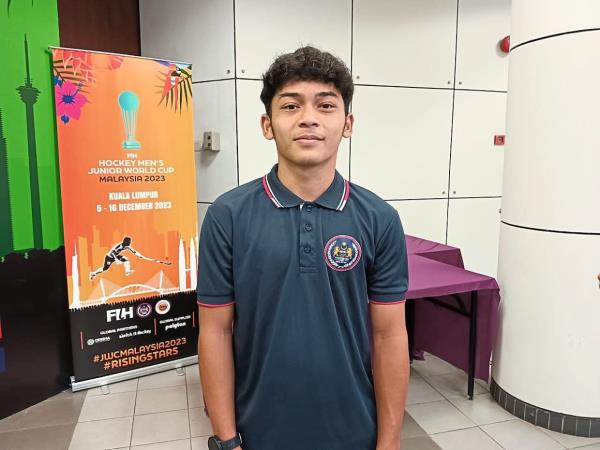 亚当是入选青年w杯阵容最年轻的球员