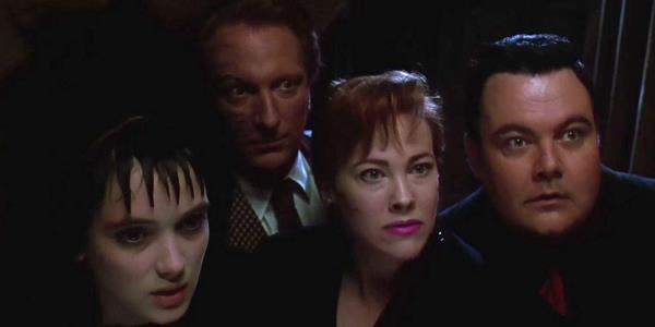 “这不是抢钱”：威廉·达福解释《Beetlejuice 2》如何避免了人们对续集的抱怨